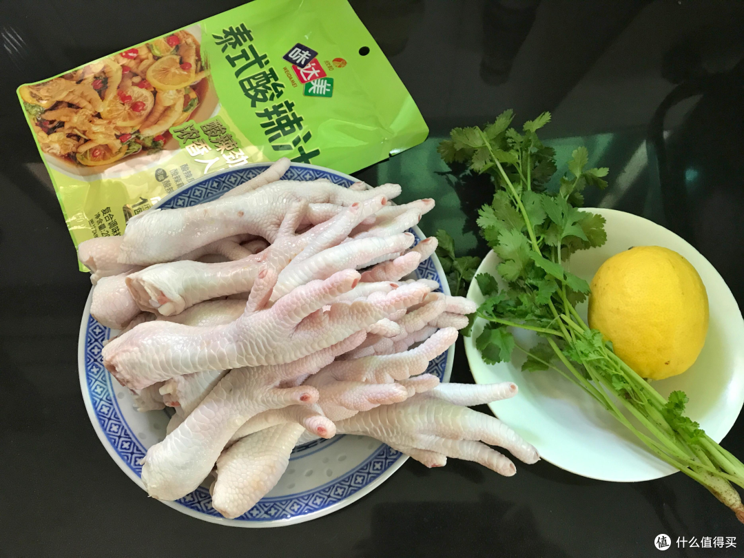 自制酸辣柠檬鸡爪，记住2个小窍门，Q弹脆爽，酸辣入味又解馋