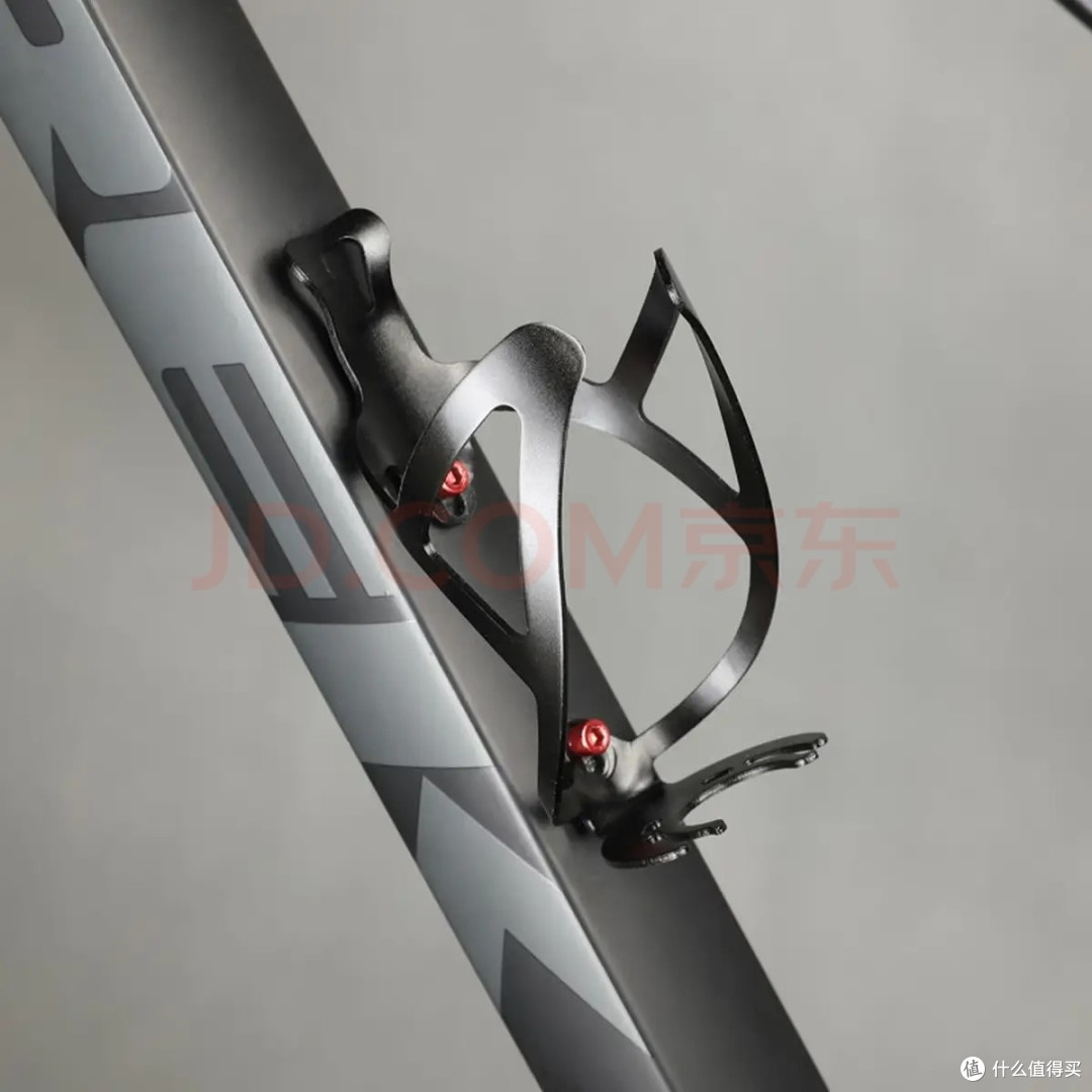 今夏兴趣入坑记:骑行补水必备,塔斯队长T1合金水壶架太实用