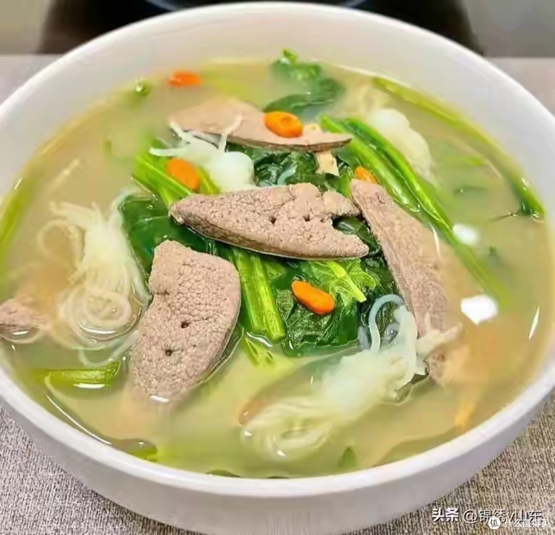 清炖猪肝菠菜粉丝枸杞汤