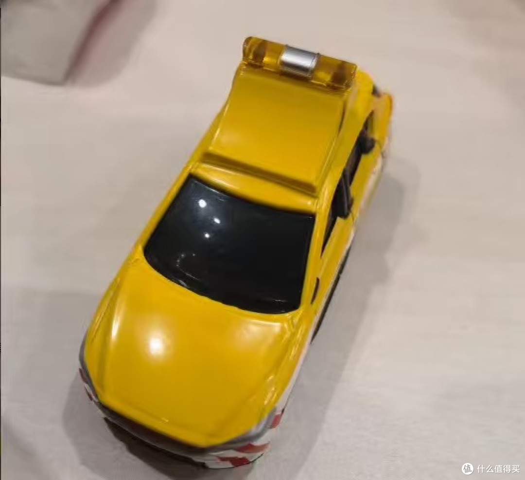 多美卡红白盒93号马自达CX-5巡逻车,治愈系藏品
