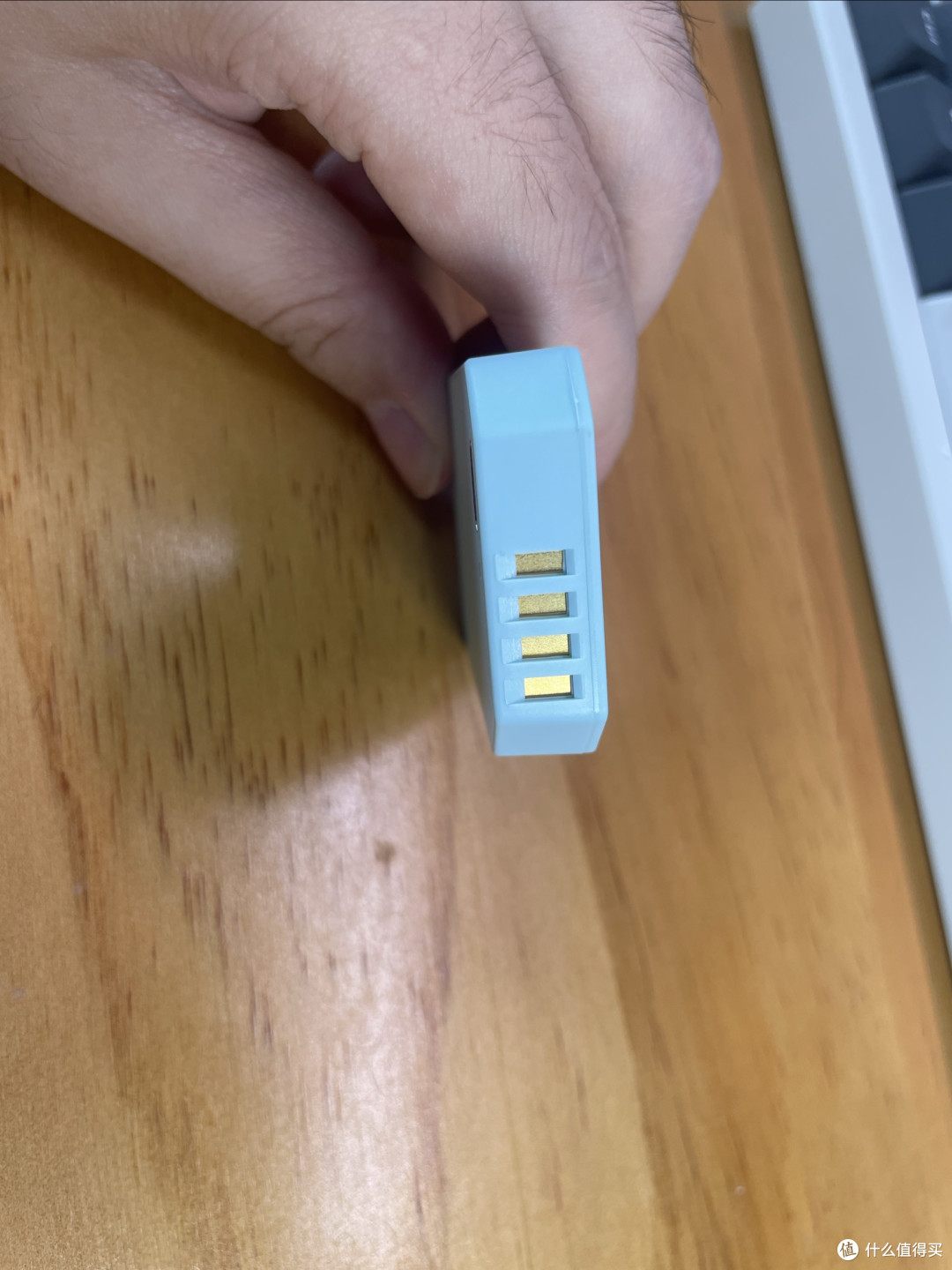 头戴耳机见多了，但能秒换电不断电的你见过没？雷柏VE3使用评测