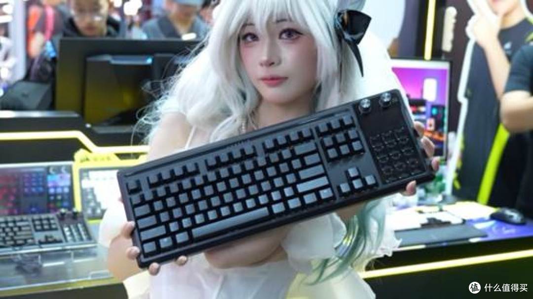 ↑coser与产品合影