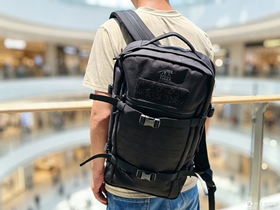 塔虎TT通勤背包23L体验:通勤户外全能战术双肩包