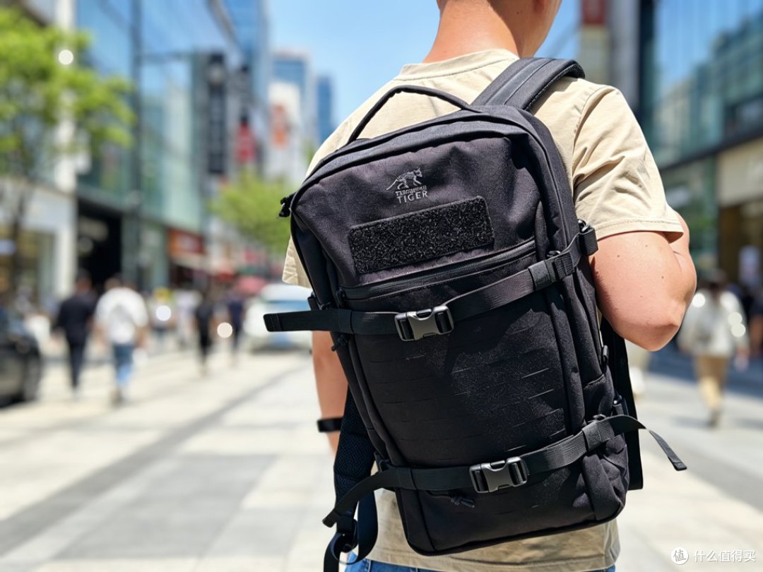 塔虎TT通勤背包23L体验:通勤户外全能战术双肩包
