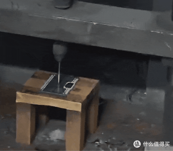 10000mAh！钢针刺穿都不炸，OPPO新电池有点狠啊