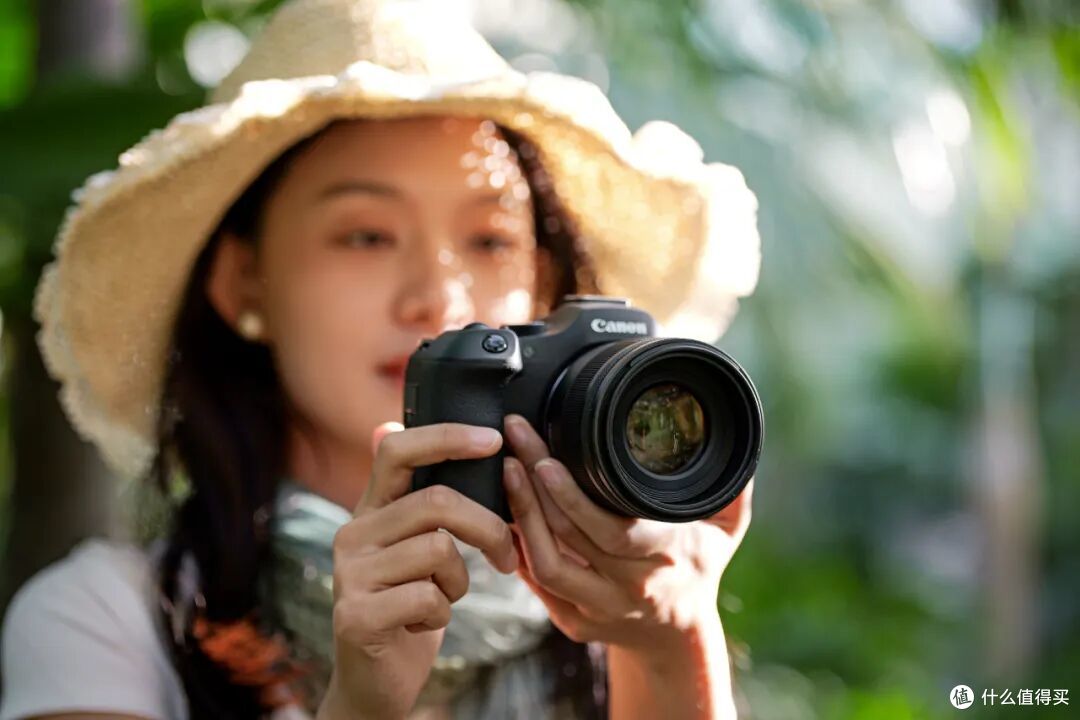 从4000砸到2690!佳能RF45mm F1.2,算是真能捡漏了