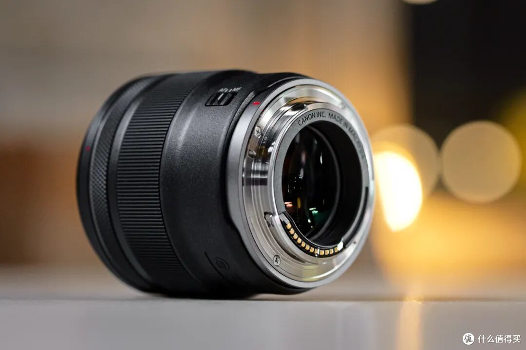 从4000砸到2690!佳能RF45mm F1.2,算是真能捡漏了