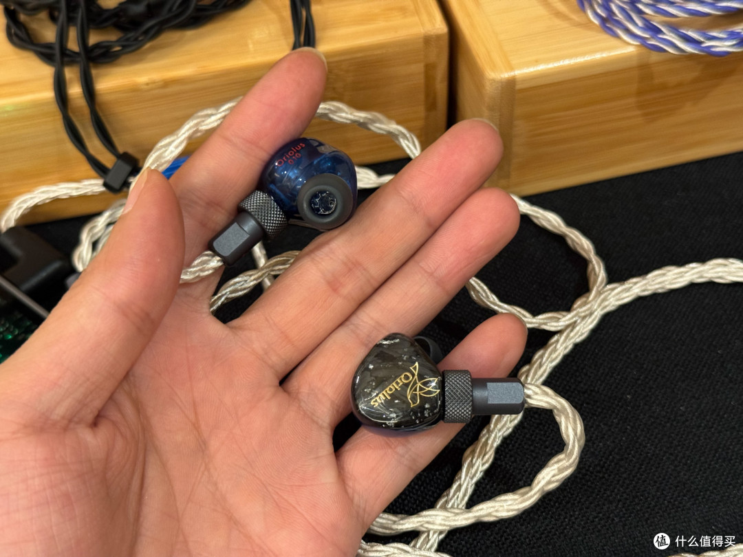 前些天充话费送了个耳机,第三届南京国际耳机展游记