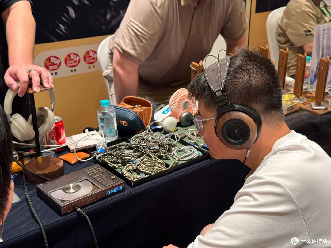 前些天充话费送了个耳机,第三届南京国际耳机展游记