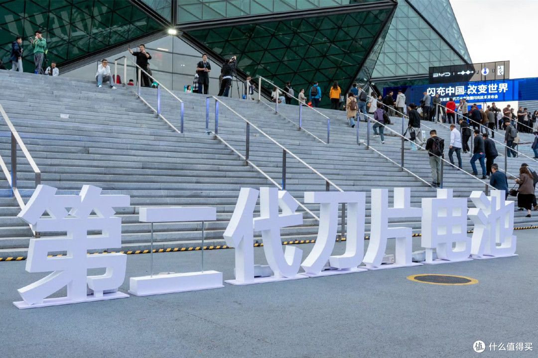 7月销量出炉!连续62个月霸榜,比亚迪卖了41.9万辆
