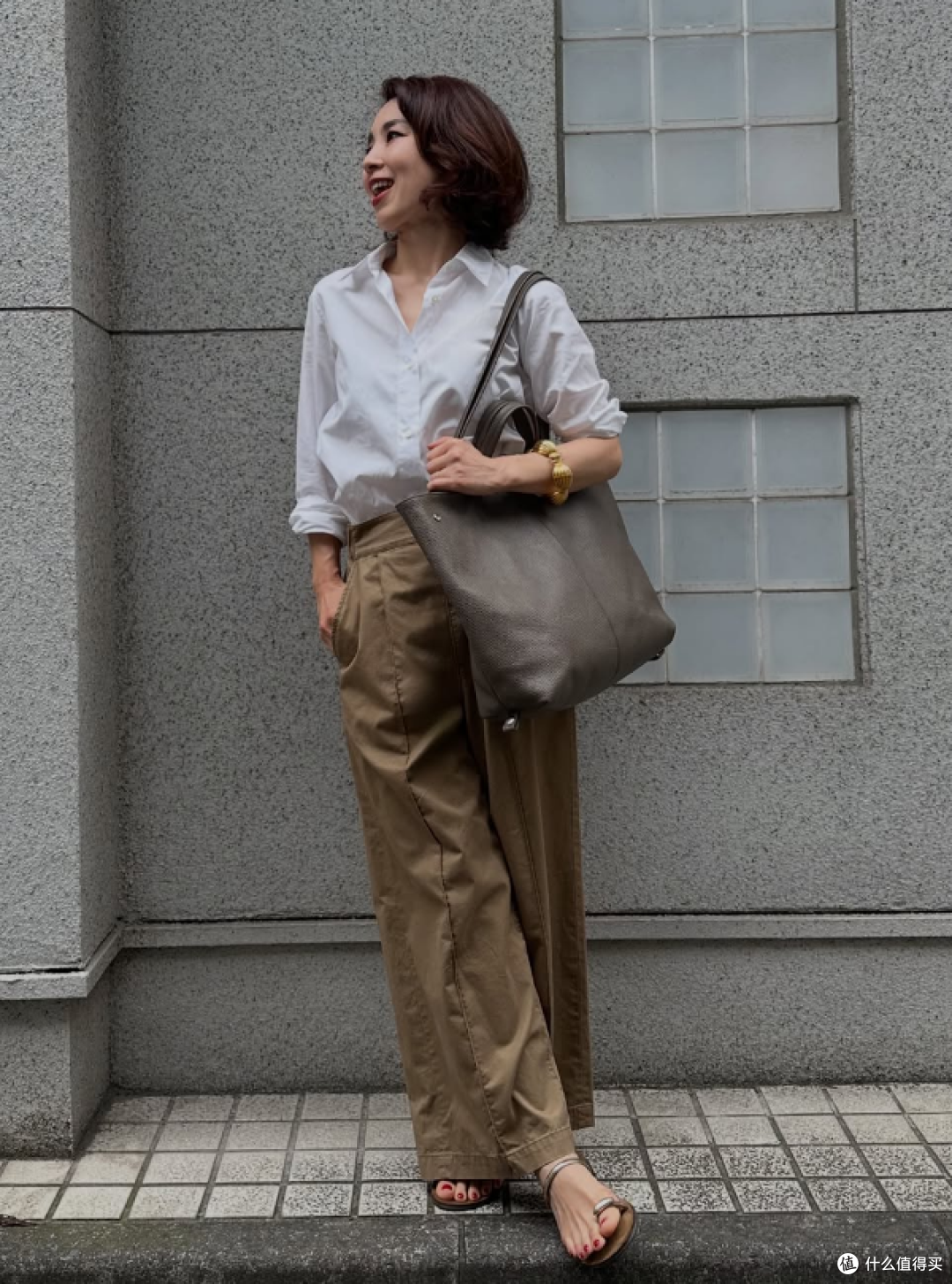 她身高只有156cm,凭借这些穿搭小心机,硬是闯出自己的时尚赛道