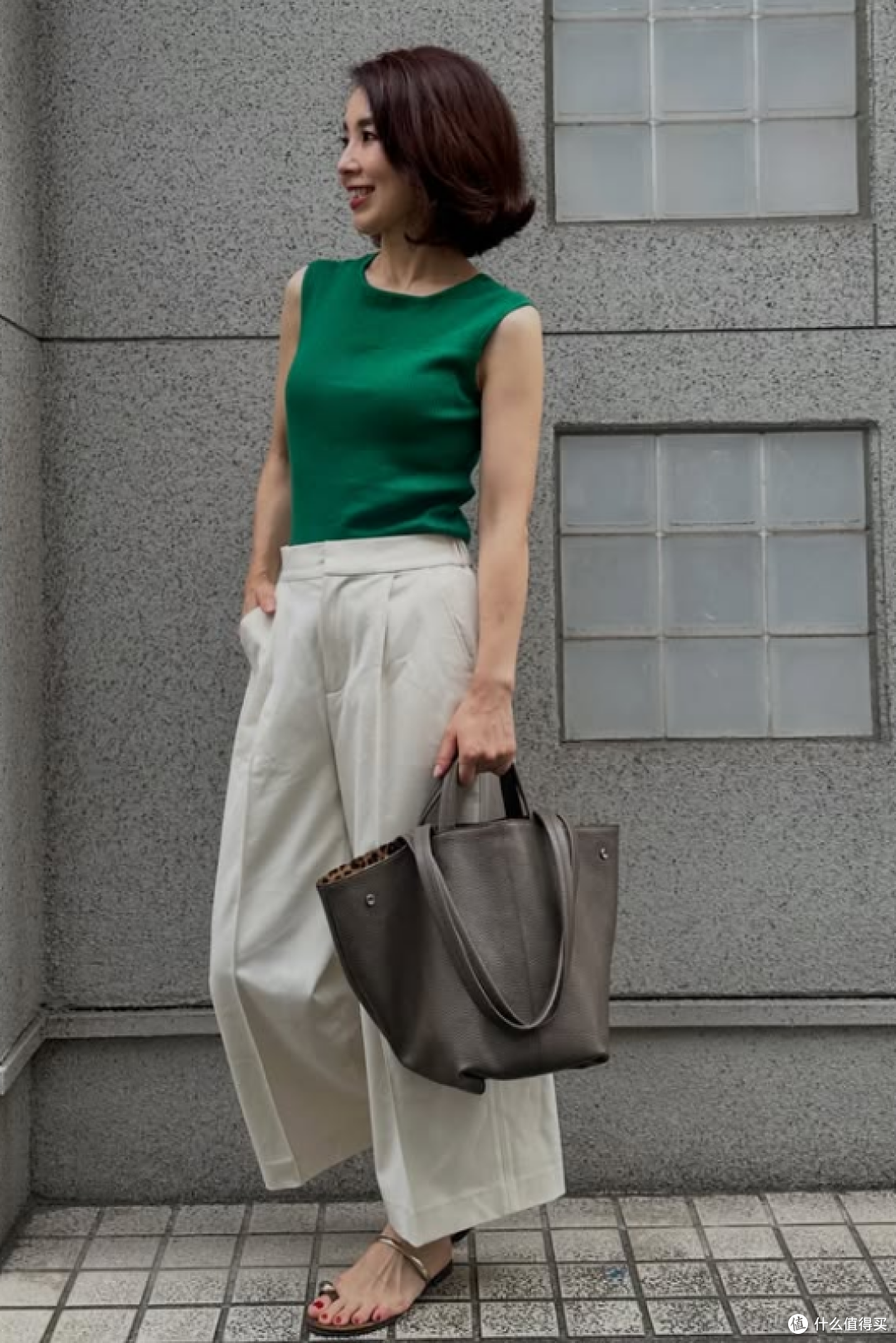 她身高只有156cm,凭借这些穿搭小心机,硬是闯出自己的时尚赛道