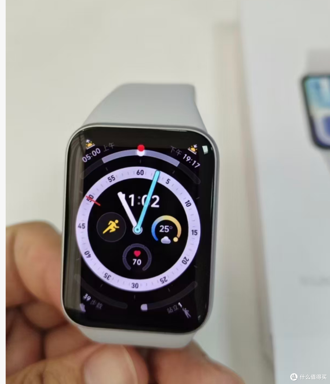 小米手环10 Pro出现开裂反馈，现在还能冲吗？
