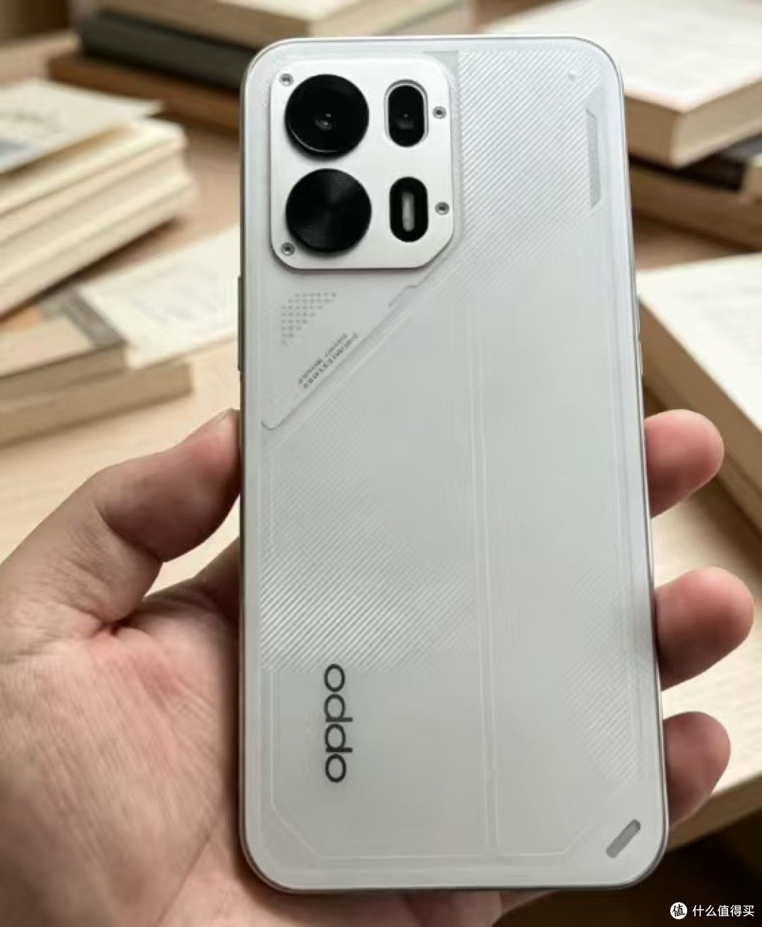OPPO K15深度体验:当美学设计与硬核性能在中端机里达成完美和解