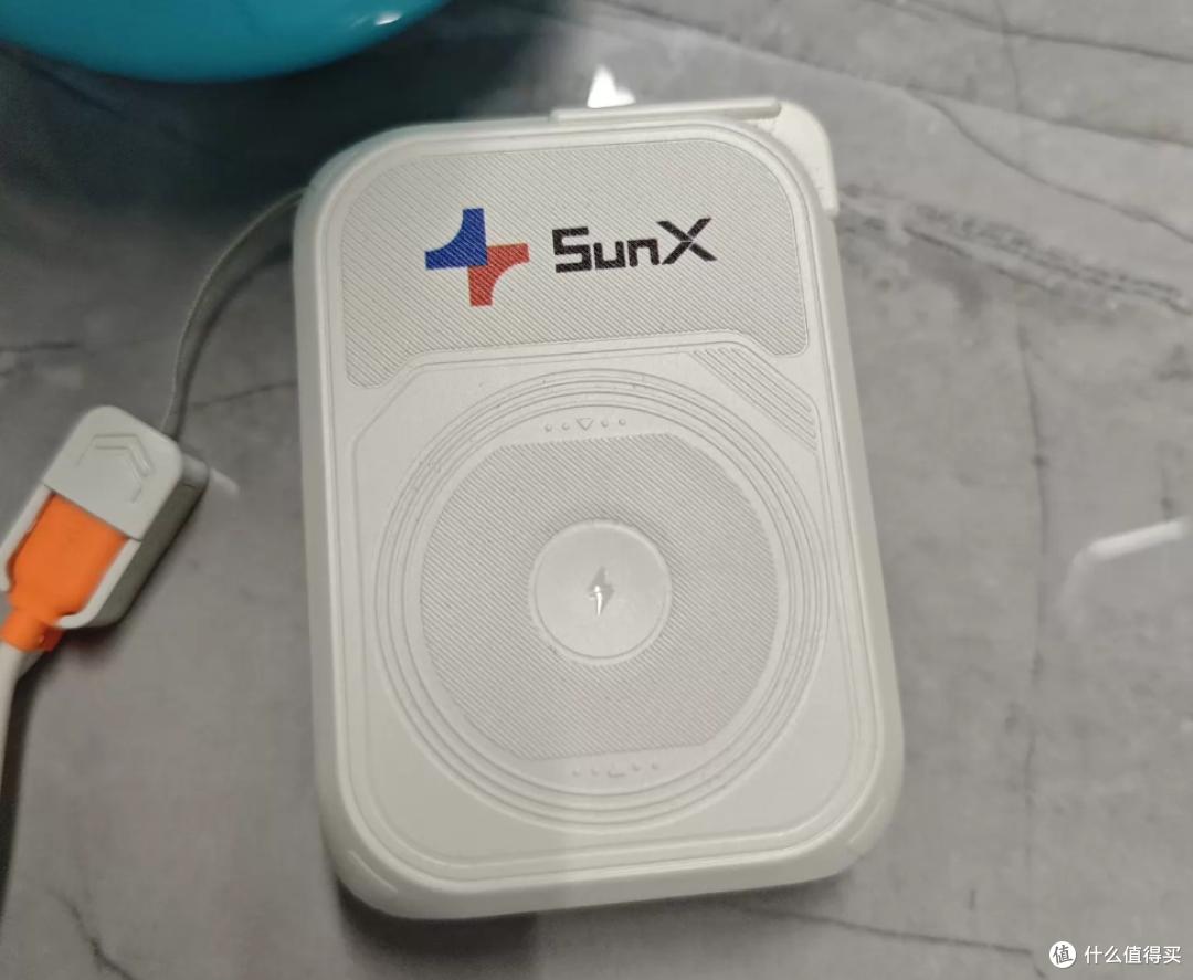 二手鱼刷到SunX礼盒，两个充电宝+水葫芦，随便两件就值回票价