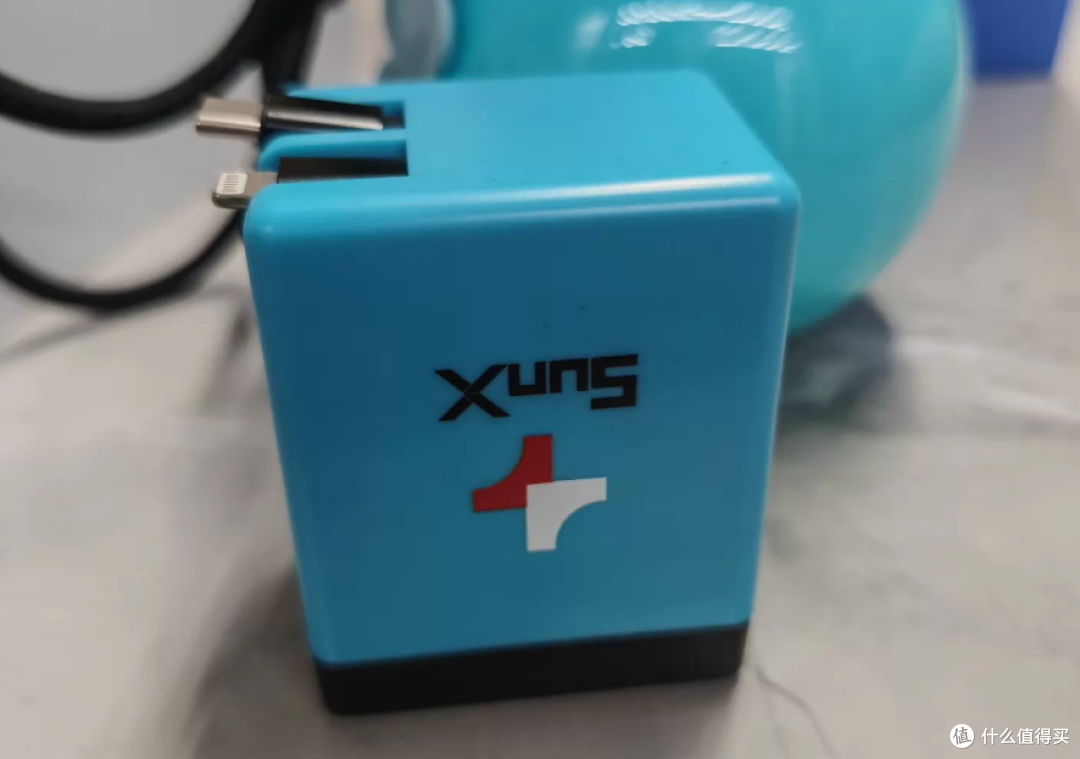 二手鱼刷到SunX礼盒，两个充电宝+水葫芦，随便两件就值回票价