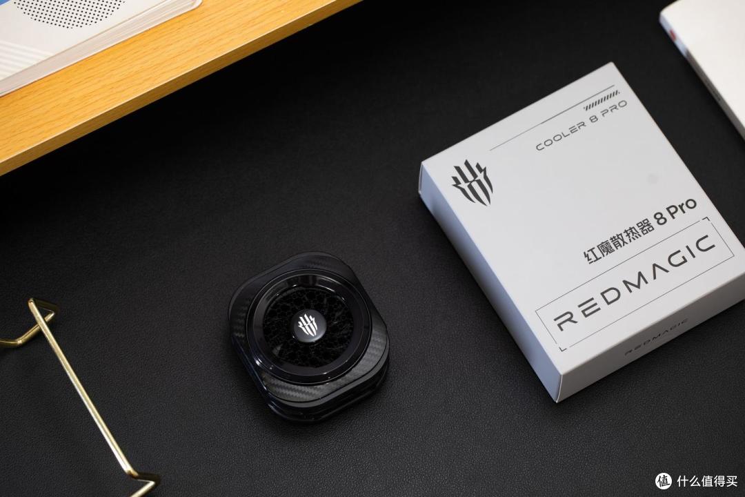 红魔散热器8 Pro，经过36W满功率加持，快速强劲制冷，有效降温