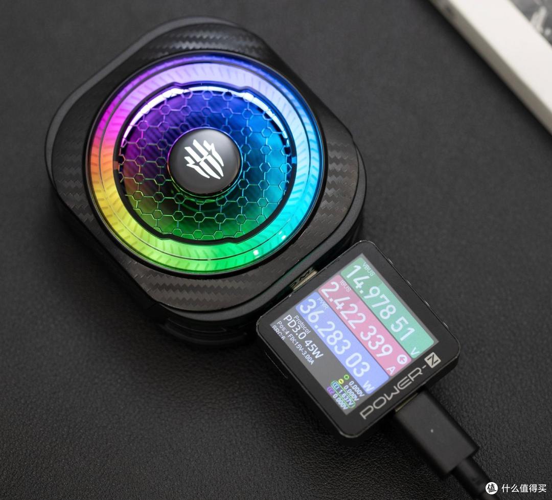 红魔散热器8 Pro，经过36W满功率加持，快速强劲制冷，有效降温