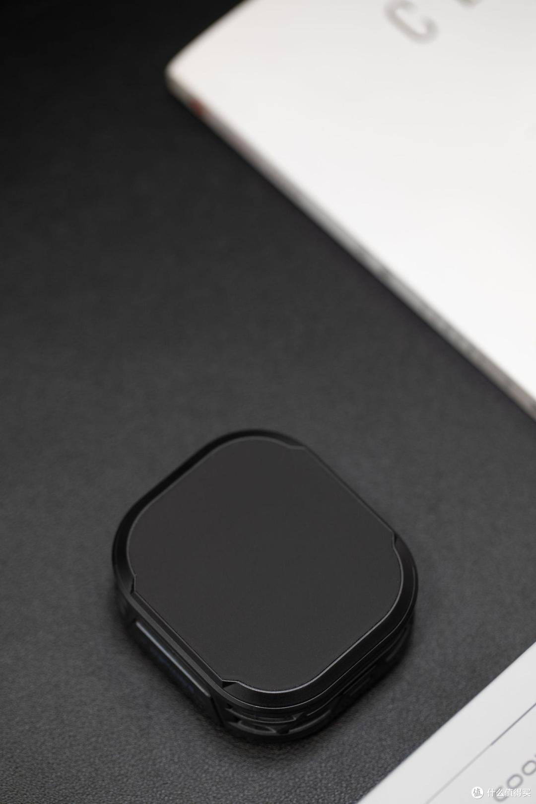 红魔散热器8 Pro，经过36W满功率加持，快速强劲制冷，有效降温
