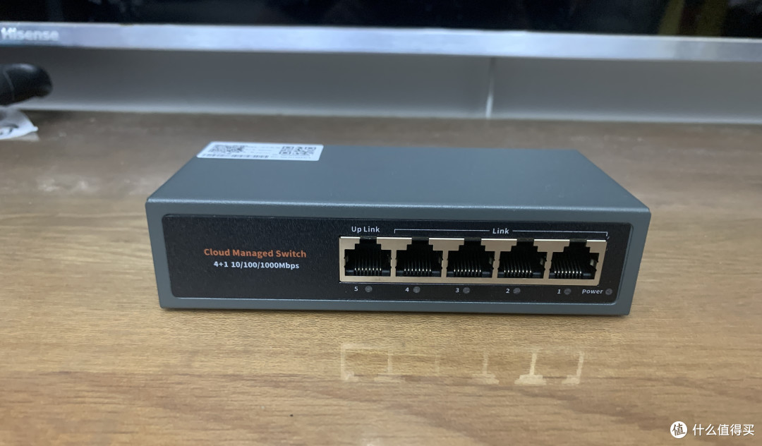 路由器的好搭档——30元的铁壳云管理型千兆交换机