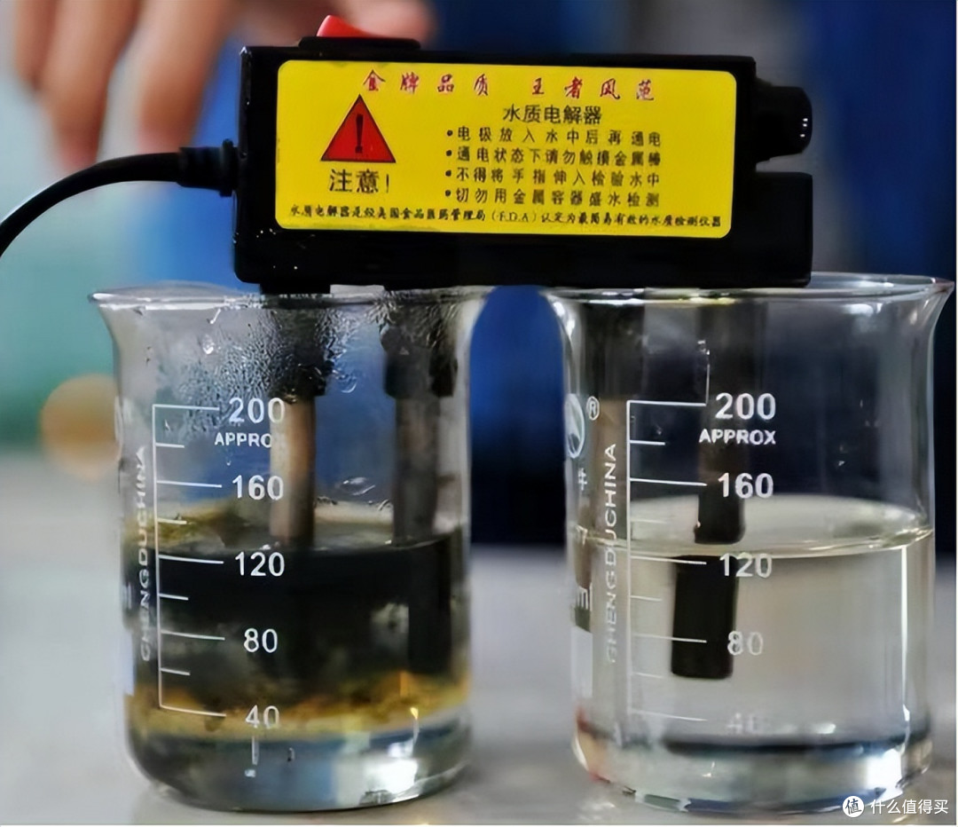 快告诉家里老人,来家里测水质卖净水器的套路深!自来水真的脏?