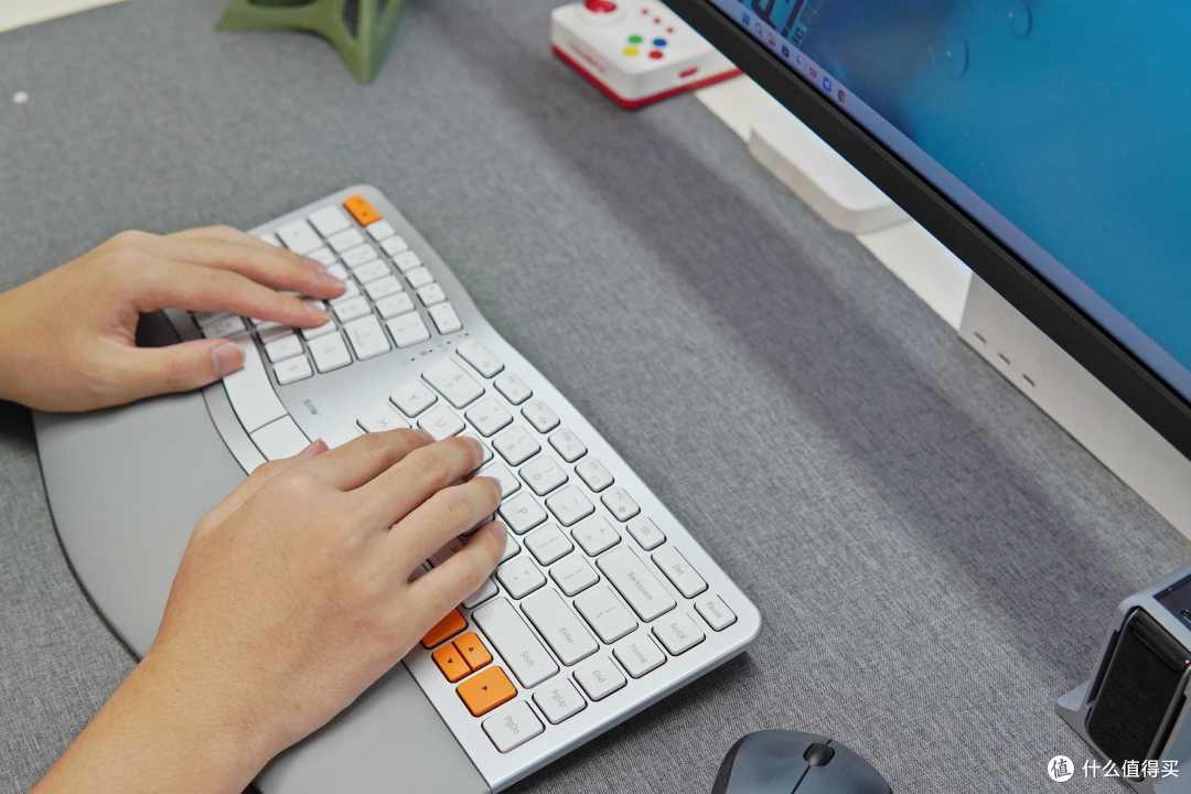 拱形设计V字型布局,这把BOW人体工学键盘才是真正的静音办公首选
