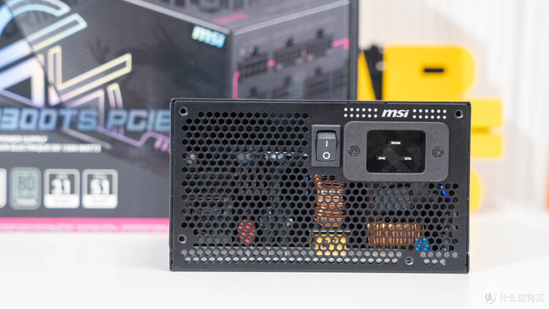 告别烧接口焦虑！MPG AI1300TS PCIE5月神给旗舰显卡上一层保险