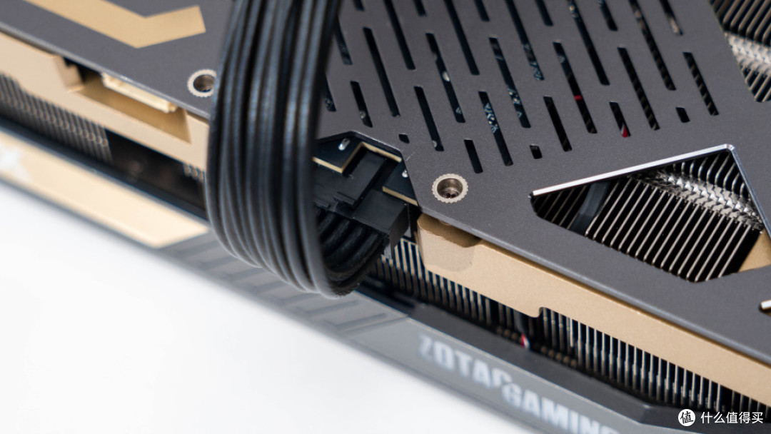 告别烧接口焦虑！MPG AI1300TS PCIE5月神给旗舰显卡上一层保险