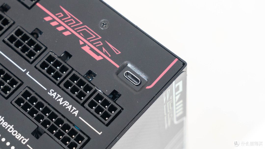 告别烧接口焦虑！MPG AI1300TS PCIE5月神给旗舰显卡上一层保险