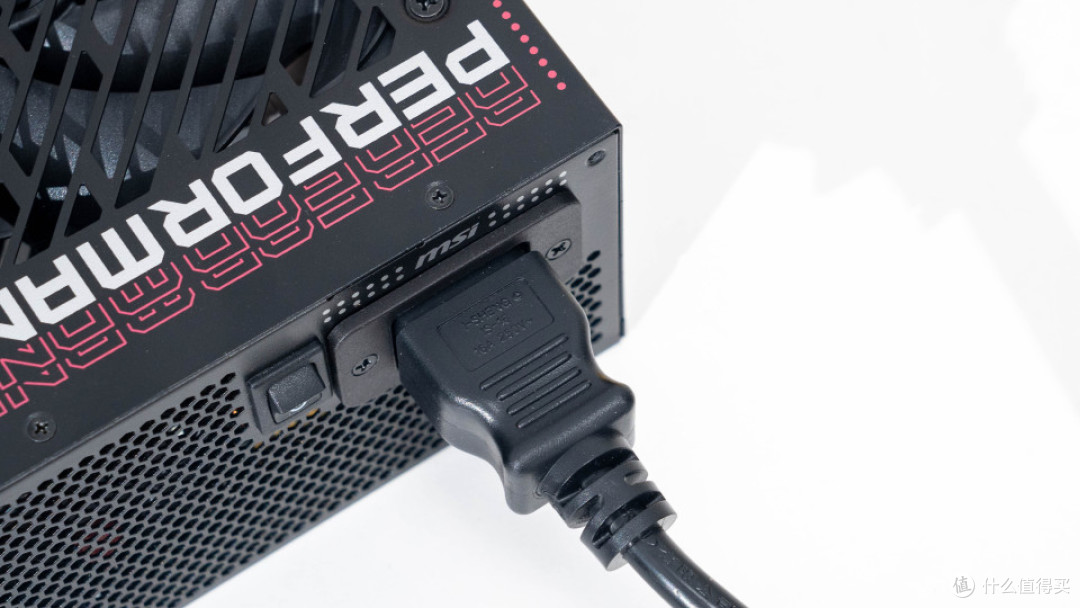 告别烧接口焦虑！MPG AI1300TS PCIE5月神给旗舰显卡上一层保险