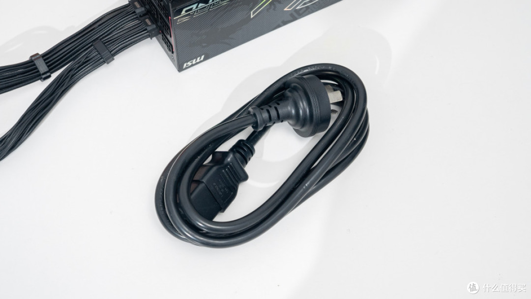 告别烧接口焦虑！MPG AI1300TS PCIE5月神给旗舰显卡上一层保险
