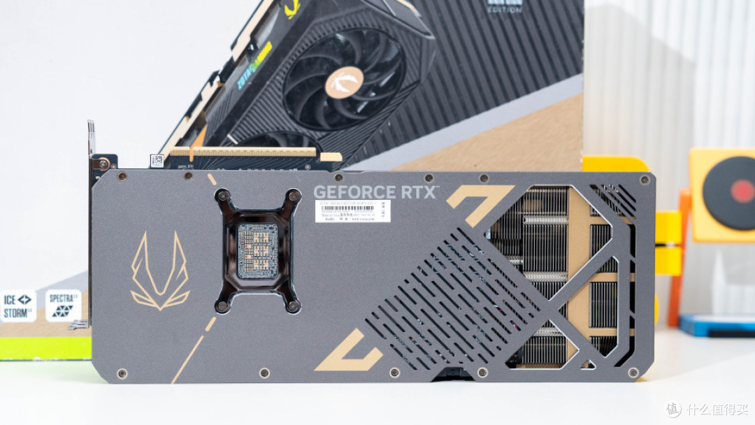 告别烧接口焦虑！MPG AI1300TS PCIE5月神给旗舰显卡上一层保险