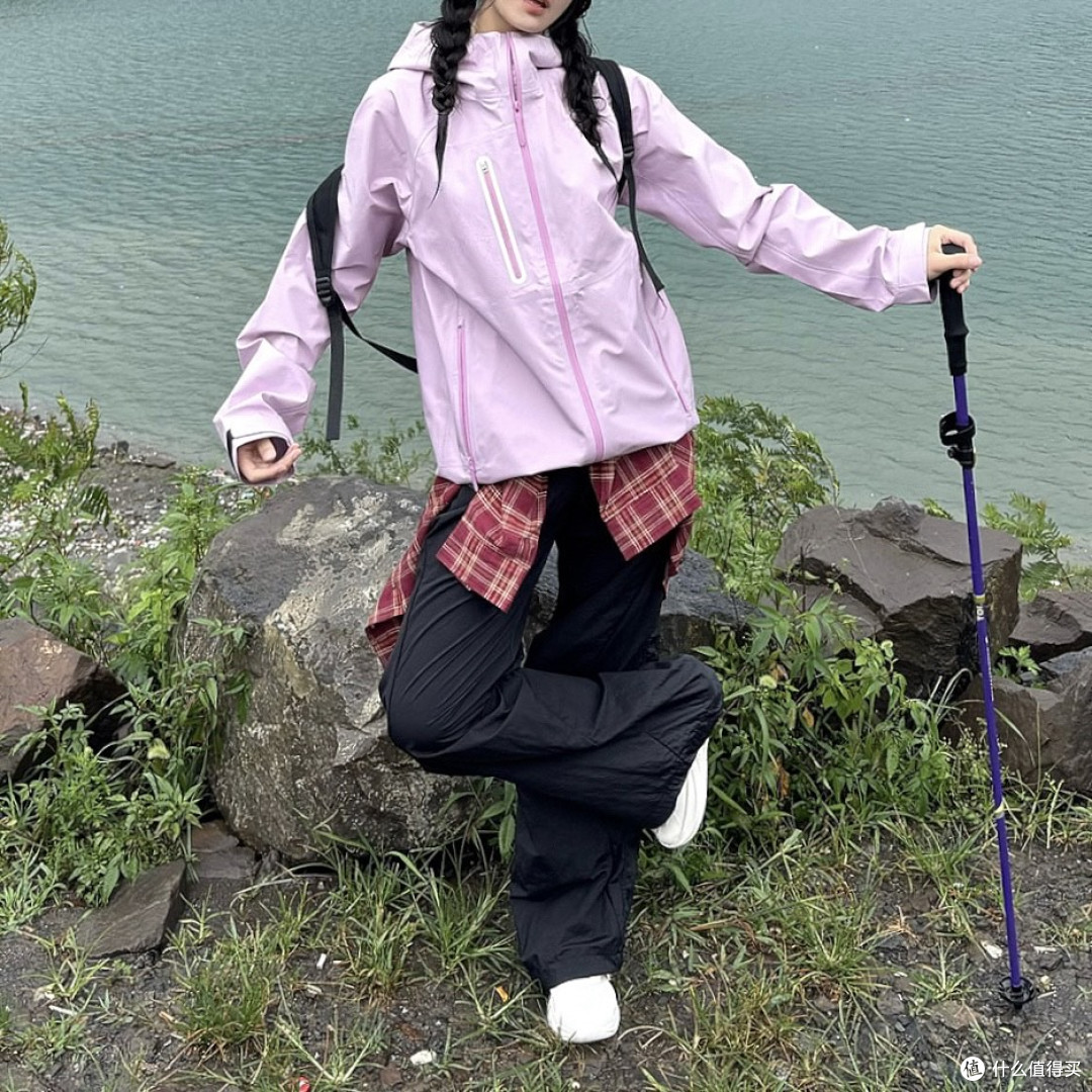 轻量化徒步天花板|伯希和冲锋衣+登山杖硬核实测!