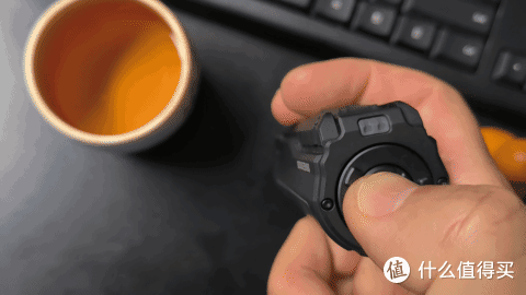 一筒搞定远近照明！艾美能特BTL50：电控变焦全能战术手电体验