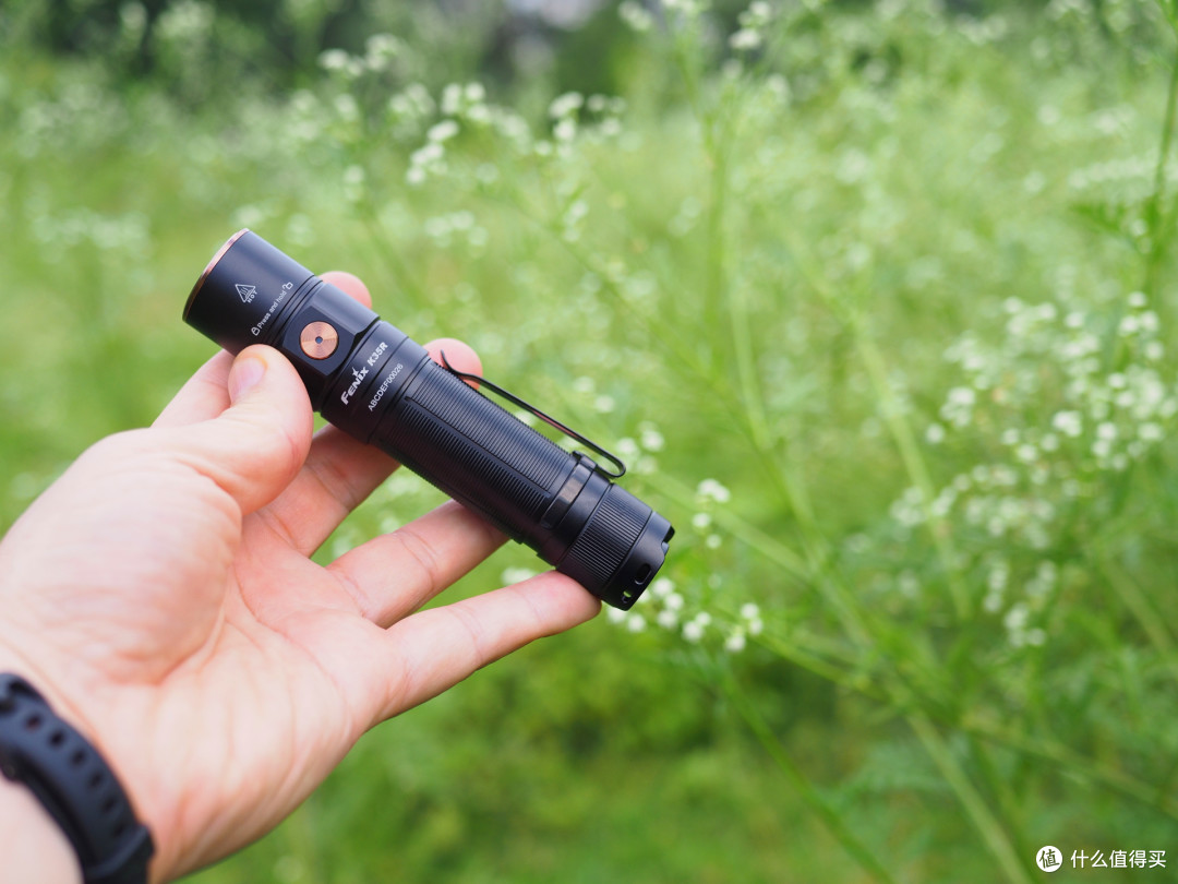 3200流明小巧EDC,西陆户外定制款Fenix K35R手电简单体验