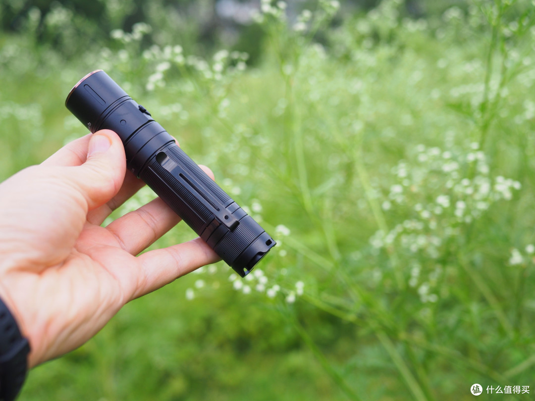 3200流明小巧EDC,西陆户外定制款Fenix K35R手电简单体验