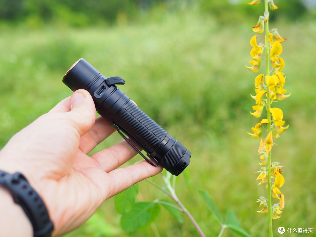 3200流明小巧EDC,西陆户外定制款Fenix K35R手电简单体验