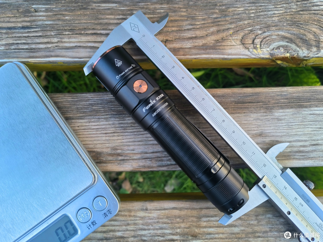 3200流明小巧EDC,西陆户外定制款Fenix K35R手电简单体验