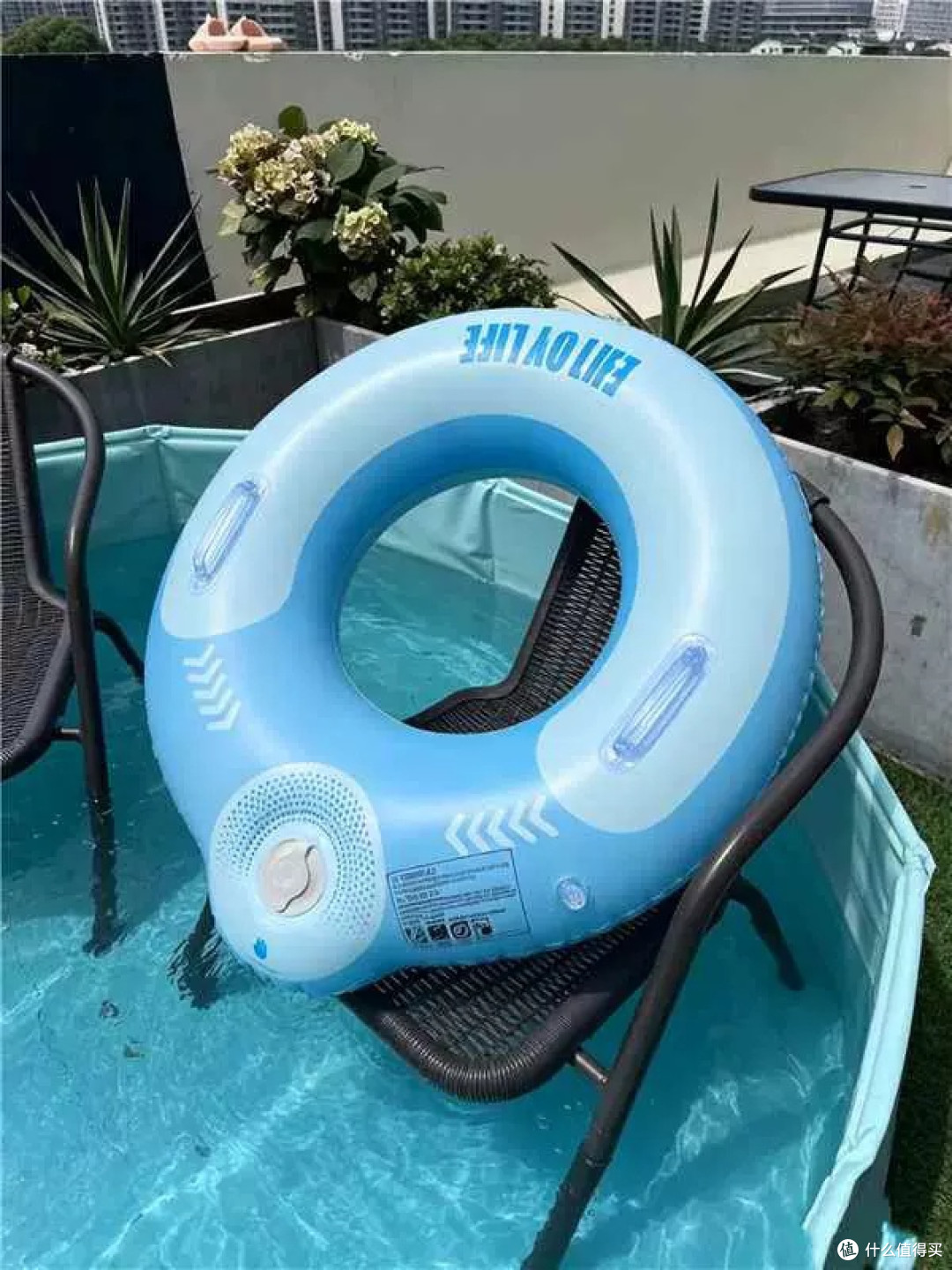 迪卡侬成人游泳圈,夏日玩水必备