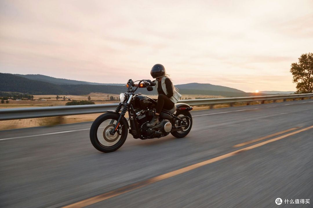 harley-davidson-zGzXsJUBQfs-unsplash.jpg