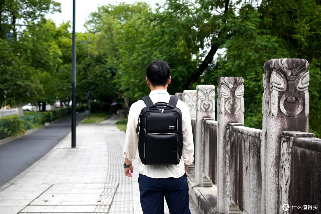 七夕既盼惊喜,也可自我取悦:熟男亲测通勤、商务全能双肩包推荐