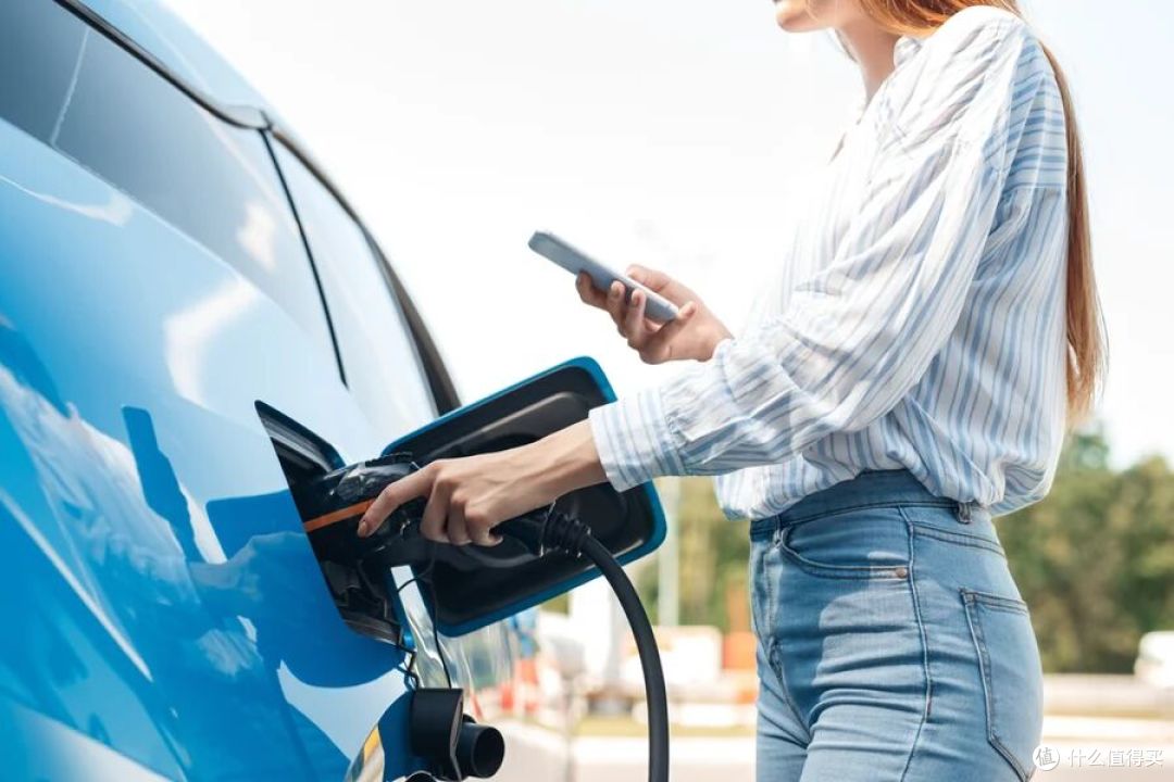 家用车充电桩选7kW还是21kW？看懂这几个硬件参数不踩坑