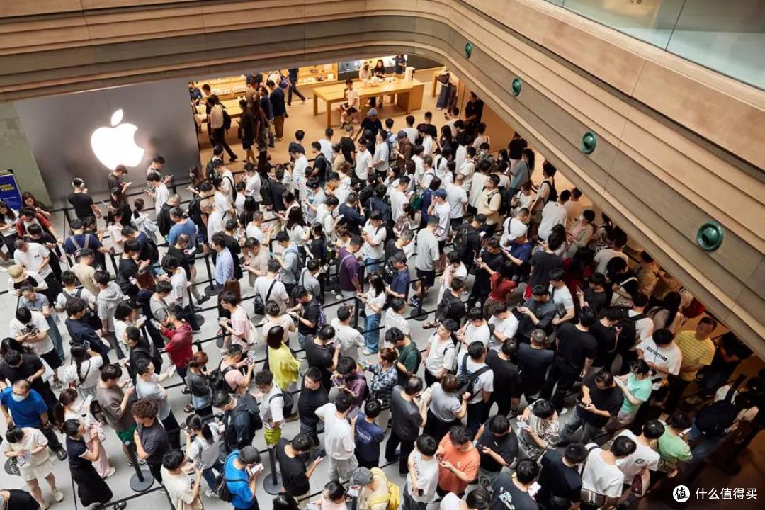 苹果发布会前瞻:新CEO首秀、折叠屏iPhone与全员破万的豪赌!
