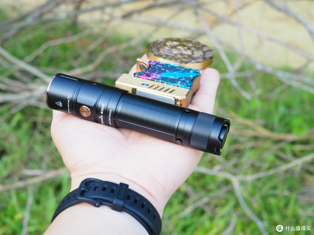 3200流明小巧EDC,西陆户外定制款Fenix K35R手电简单体验
