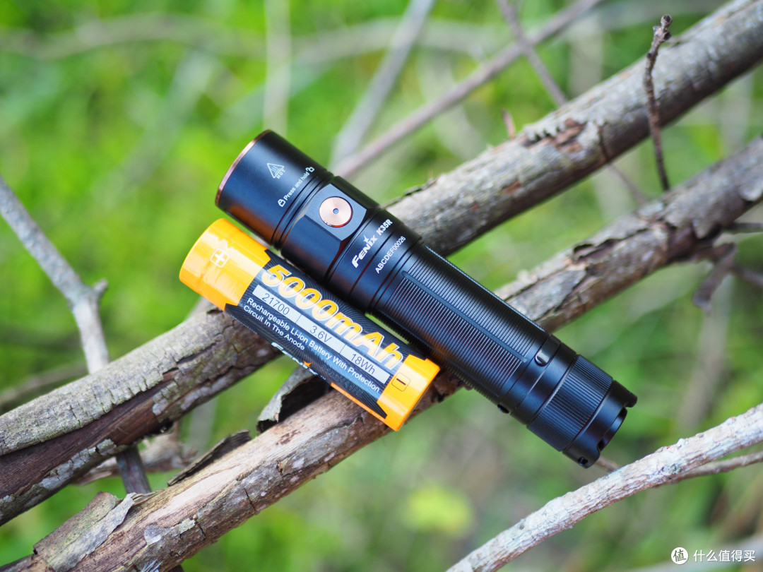 3200流明小巧EDC,西陆户外定制款Fenix K35R手电简单体验