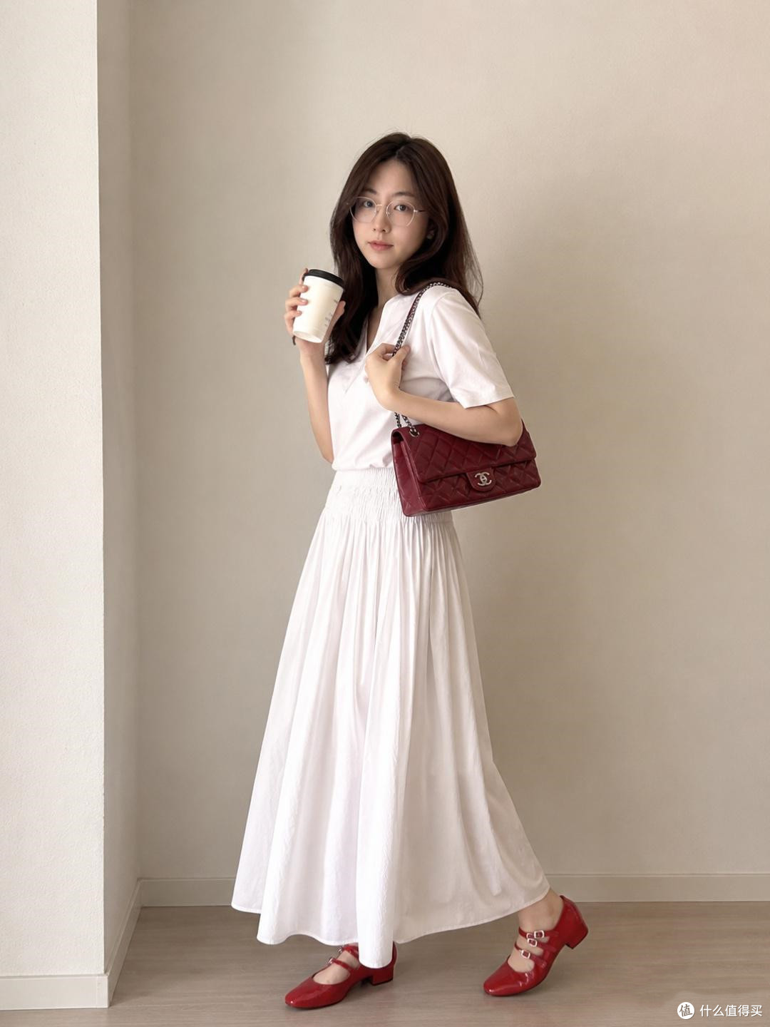 衣柜里一堆衣服,搭不上小红鞋?换个红调以后,随便穿搭都很好看