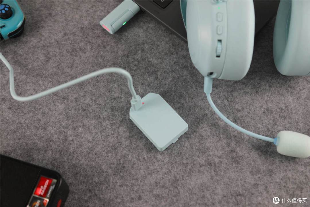 无线电竞耳机痛点全解决,雷柏VE3秒换电不断电,FPS玩家闭眼入