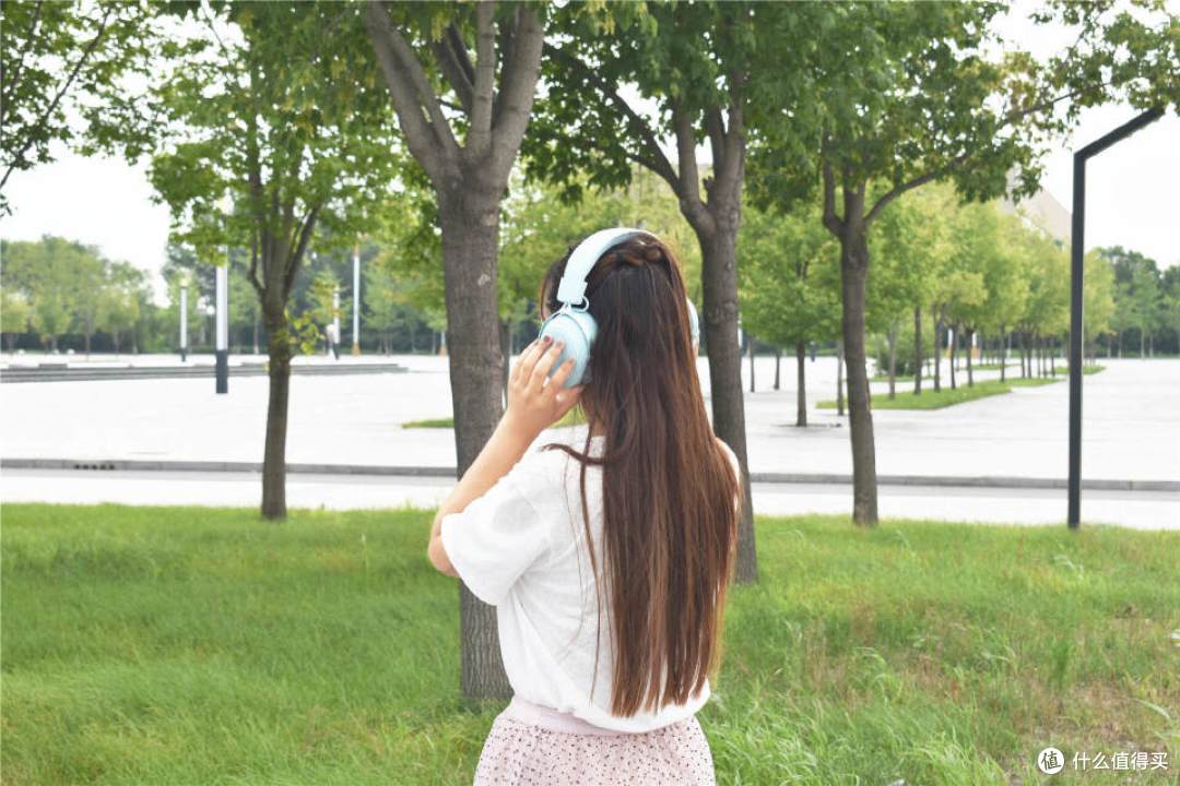 无线电竞耳机痛点全解决,雷柏VE3秒换电不断电,FPS玩家闭眼入