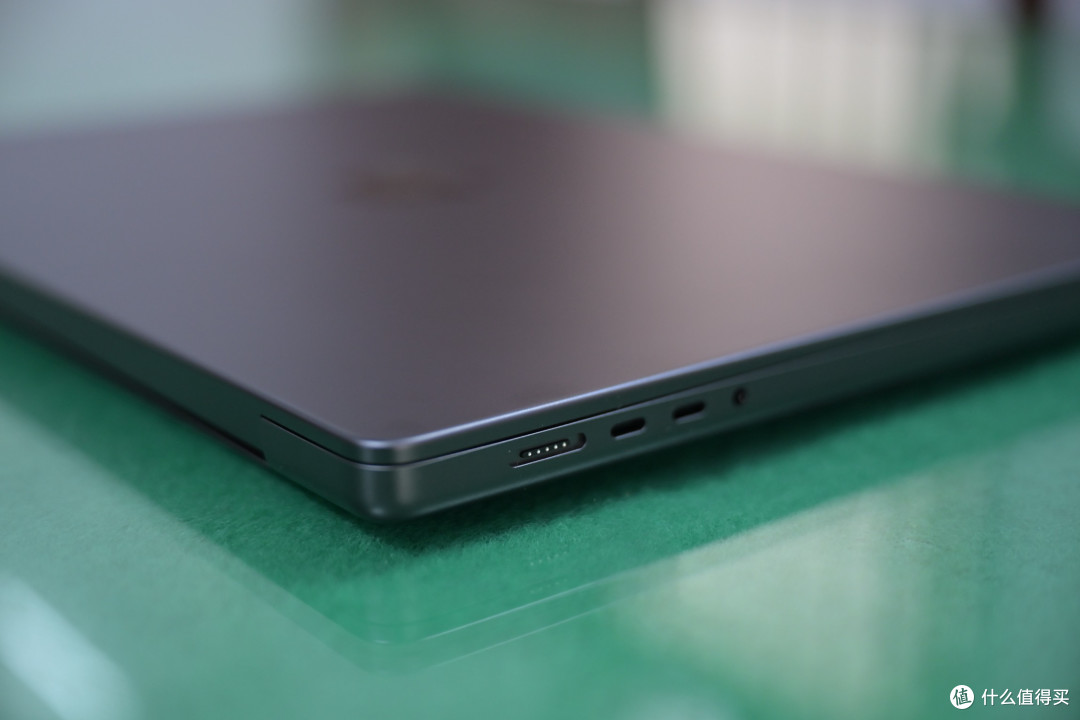 原谅我激动的指纹!苹果 MacBook Pro M5 Pro 16寸开箱