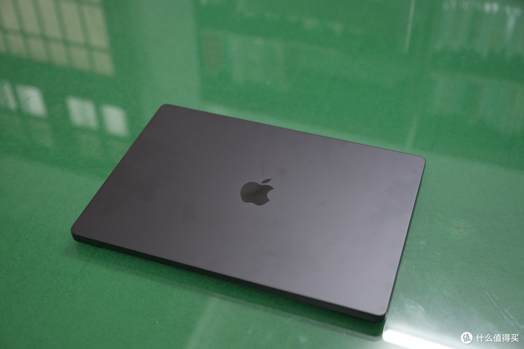 原谅我激动的指纹!苹果 MacBook Pro M5 Pro 16寸开箱